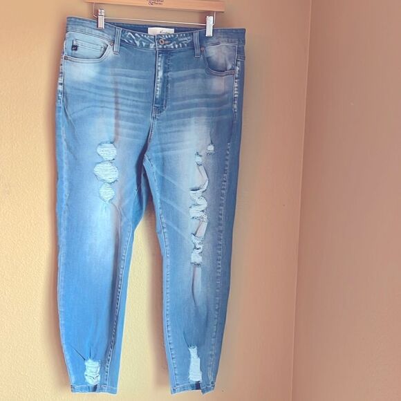 KanCan jeans 2XL light wash NWOT - Picture 1 of 12